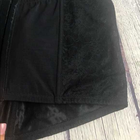 Cacique lace corset - Picture 5 of 11